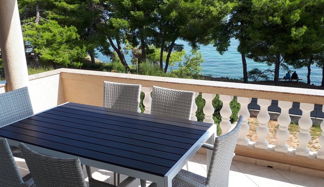Two bedroom apartment near beach Tkon, Pašman (A-8454-a)