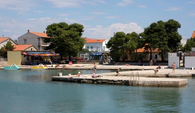 Two bedroom apartment with terrace and sea view Betina, Murter (A-21840-c)