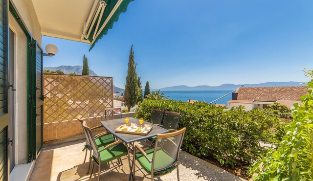 Two bedroom apartment with terrace and sea view Brist, Makarska (A-19737-a)