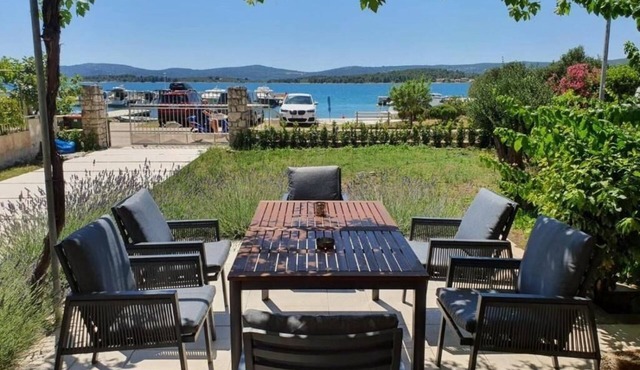 Two bedroom apartment with terrace and sea view Turanj, Biograd (A-25338-a)