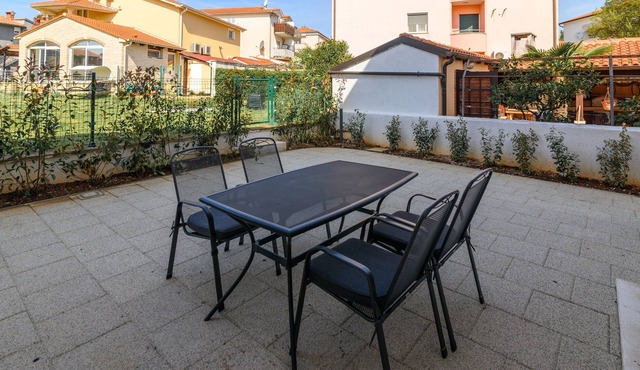 Two bedroom apartment with terrace Rovinj (A-2226-a)