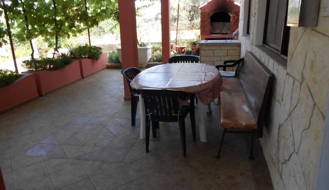 Two bedroom apartment with terrace Poljana, Ugljan (A-8473-d)