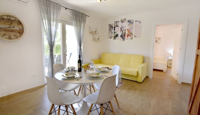 Two bedroom apartment with a swimming pool Čepljani, Umag (A-23565-a)