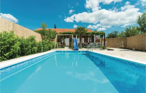 Two-Bedroom Holiday Home In Sibenik