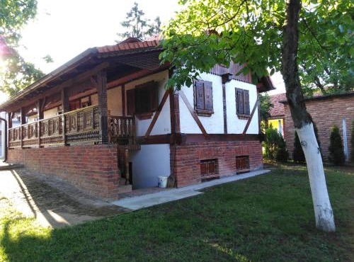 Umjetnička etno kuća Luka