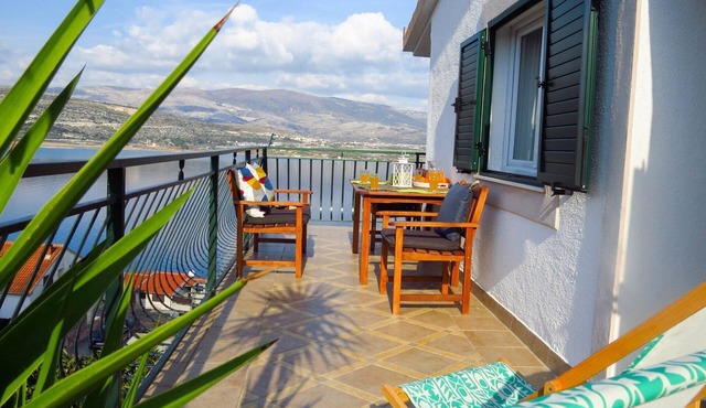 Unique 50 sqm apartment with direct sea view