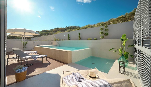 Urban Nook - Deluxe apartment with private heated pool in Split