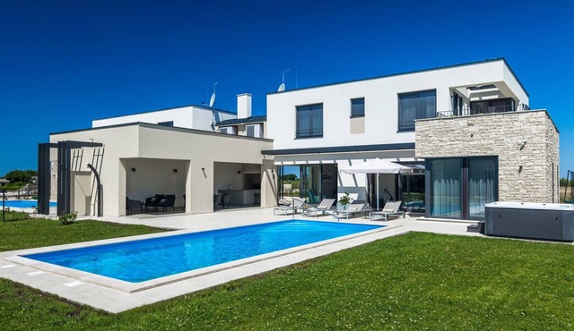 Vacation home Chiara by Interhome