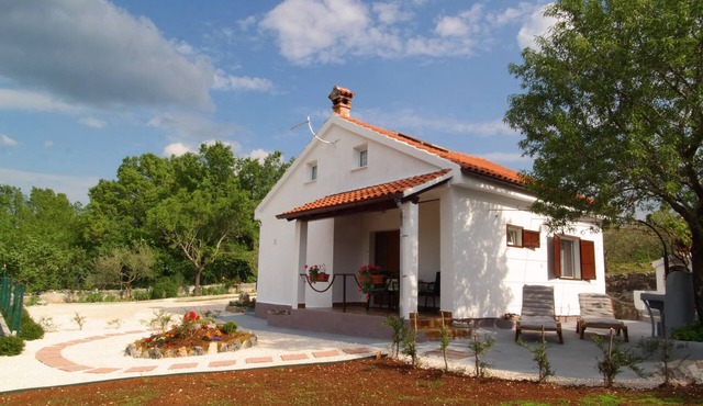 Vacation home near Rovinj quiet location with large garden, terrace, WLAN