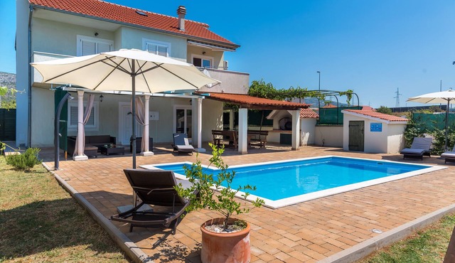 Vila Grgur in Šibenik