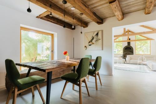 Vila LISA - VILLA WITH SWIMMING POOL AND HUGE GARDEN in Mozirje