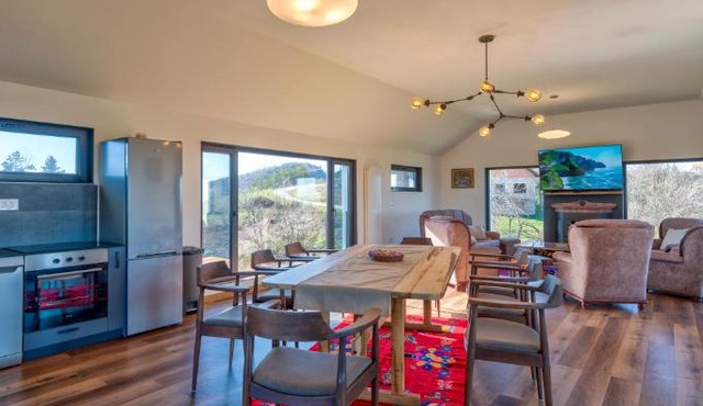 Vila sa dvoristem i rostiljem-Zlatibor