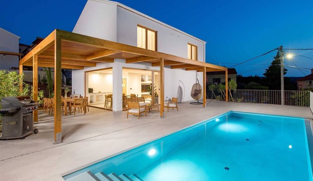 Villa 1