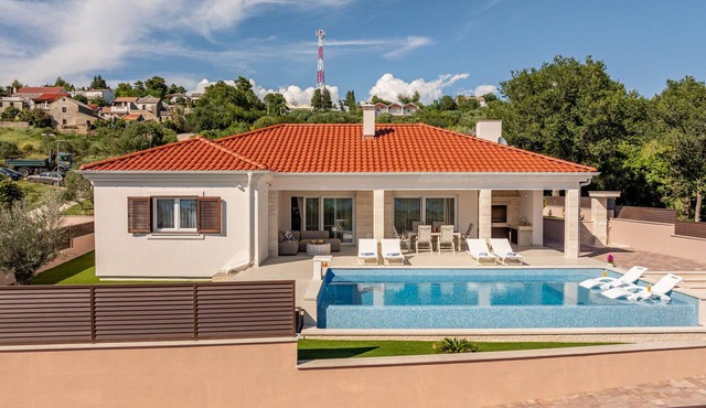 Villa Ana ZadarVillas