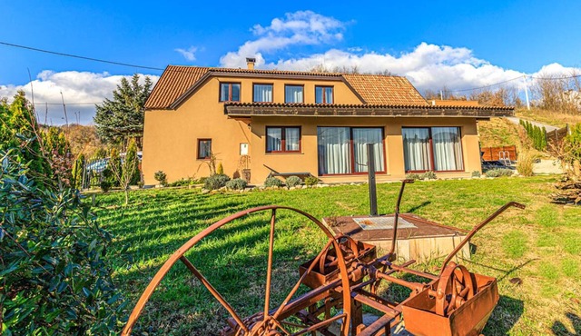 Villa Andy - Two Bedroom Villa, Sleeps 6