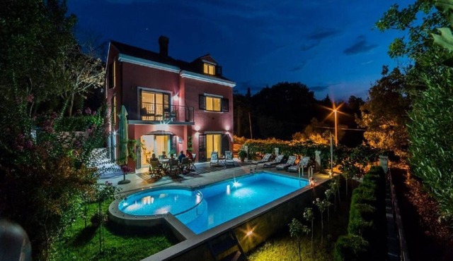 Villa Anita - Five Bedroom Villa with Swimming pool