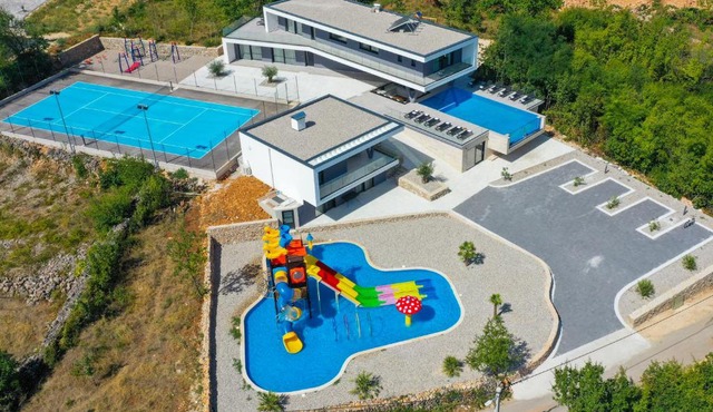 VILLA AQUALANDIA for 20 people