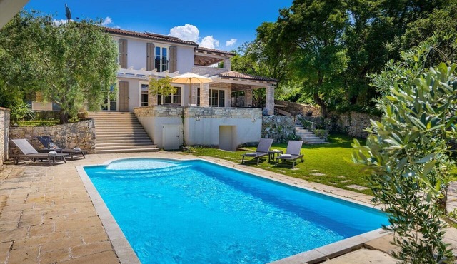 Villa Ardiletta by Villsy