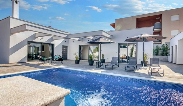 Villa Arté M by MyWaycation in Pula