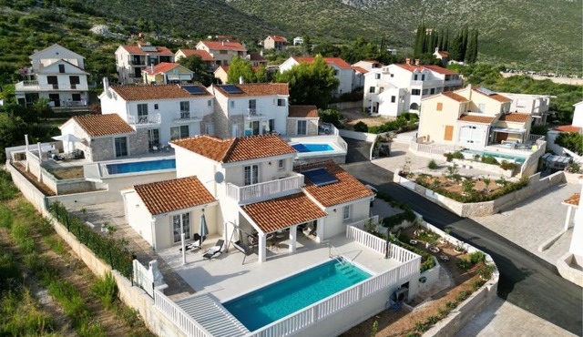 Villa Aura