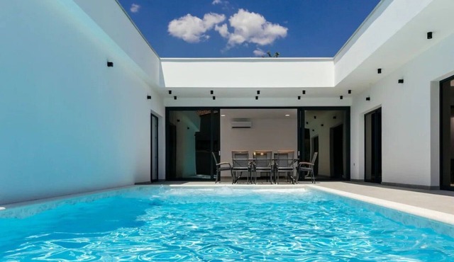Villa Aura with heated pool (V0012-K1) - Donji Proložac