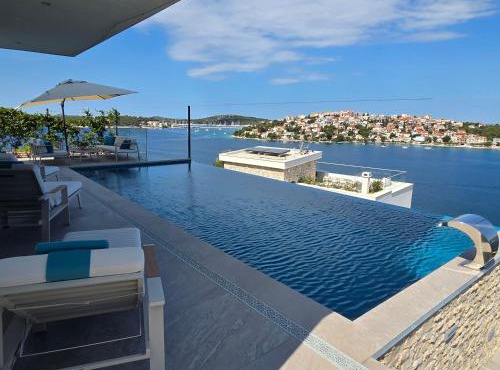 Villa Aurea Lux - Exclusive Private Spa and Infinity Pool