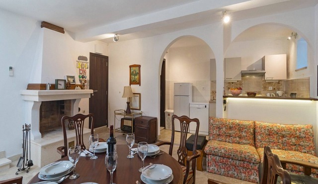 Villa Balarin - Five Bedroom Holiday Home with Terrace and City View
