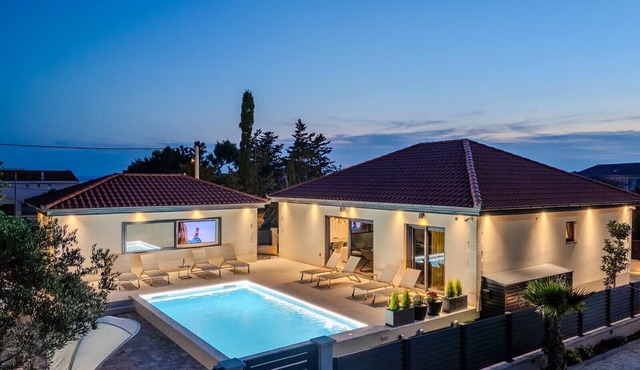 Villa Ballat with heated pool