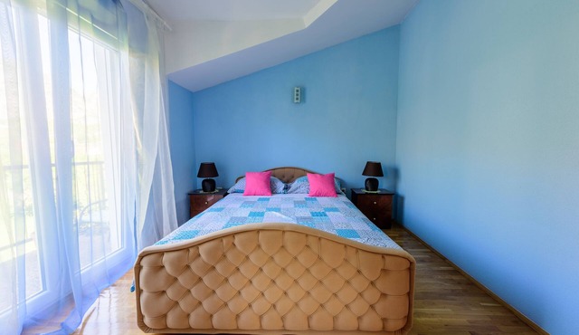 Villa Basic Blagaj with Amazing View on the River, super close to Mostar in Mostar