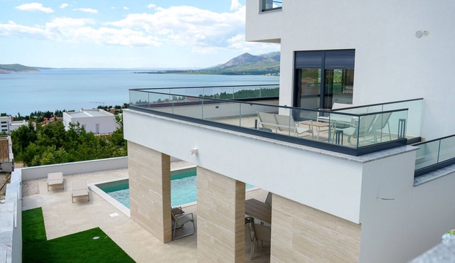 Villa Bella Vista with heated pool