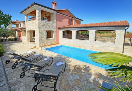 Villa Bianca with pool in Istria,Tar