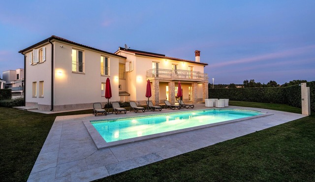 Villa Bincila for 12 people near Poreč with sea view & beautiful garden