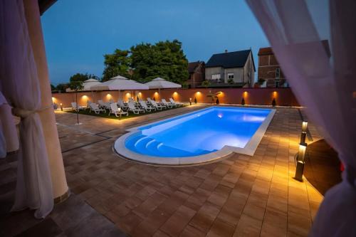 Villa Biser Dunava - Pool & River View