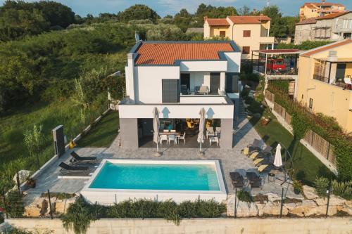 Villa Boiky - private pool and amazing sea view, Istria