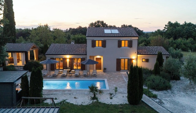 Villa Bonassini with whirlpool, sauna and 4 bedrooms