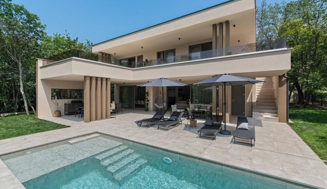 Villa Boschetto with private heated pool and BBQ for 6+2 guests near Umag