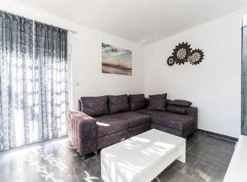 Villa Camellia - Two Bedroom Villa with swimming pool