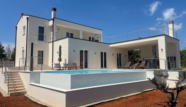 Villa Cappenberg als Neubau in Peruški
