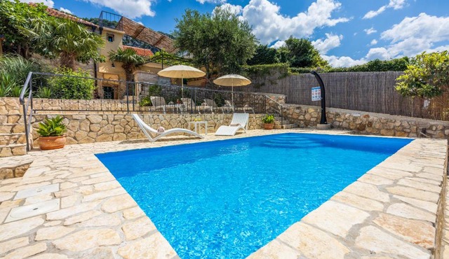 Villa Cocoon - Vacation Home with Heated Pool & Garden