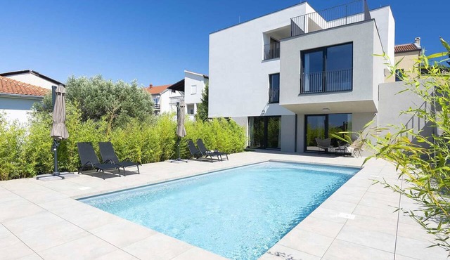 Villa Colentum - luxury four bedroom villa