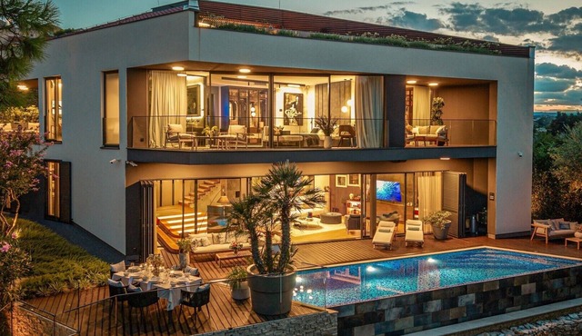 Villa Contessa - Top 200 ultra luxury world villas, infinity pool, beachfront, sea view, family, stylish