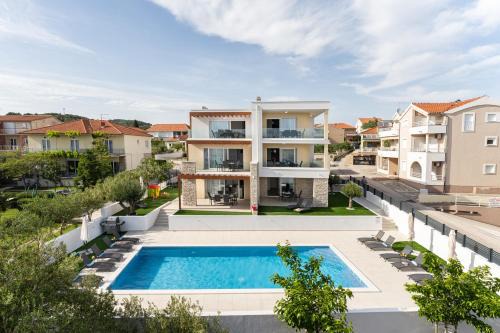 Villa Corcovado Deluxe Apartments with Heated Pool