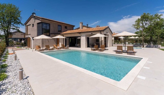 Villa Curitico with pool, sauna, whirlpool