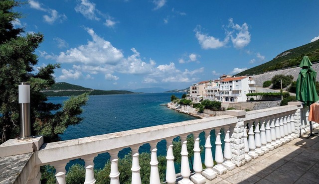 Villa Danielle - Two Bedroom Apartment with Sea View (1) in Neum