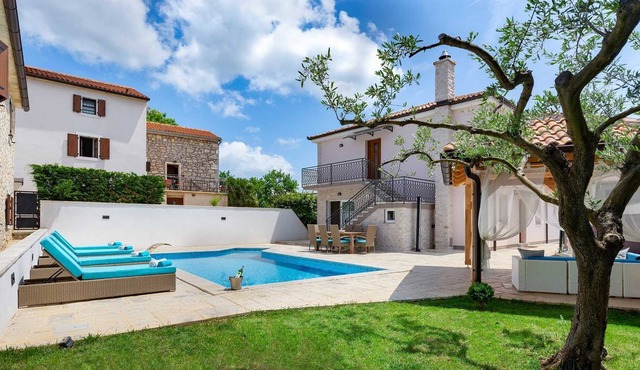 Villa Destiny with Pool