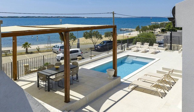 Villa Diaria with Pool 10 m from the Sea in Vrsi