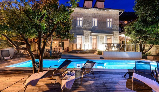 Villa Donna Paola - Four Bedroom Villa, Sleeps 8 in Dubrovnik