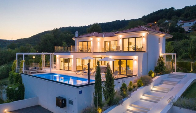 Villa Elegance *****