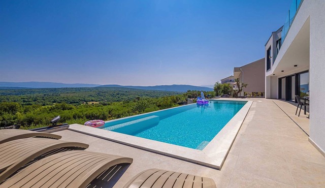 Villa ELEVATION with heated pool
