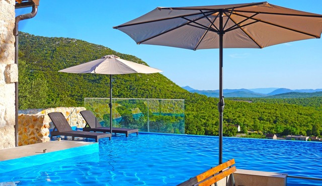 Villa Ema - Luxury Villa with Swimming Pool in Siroki Brijeg